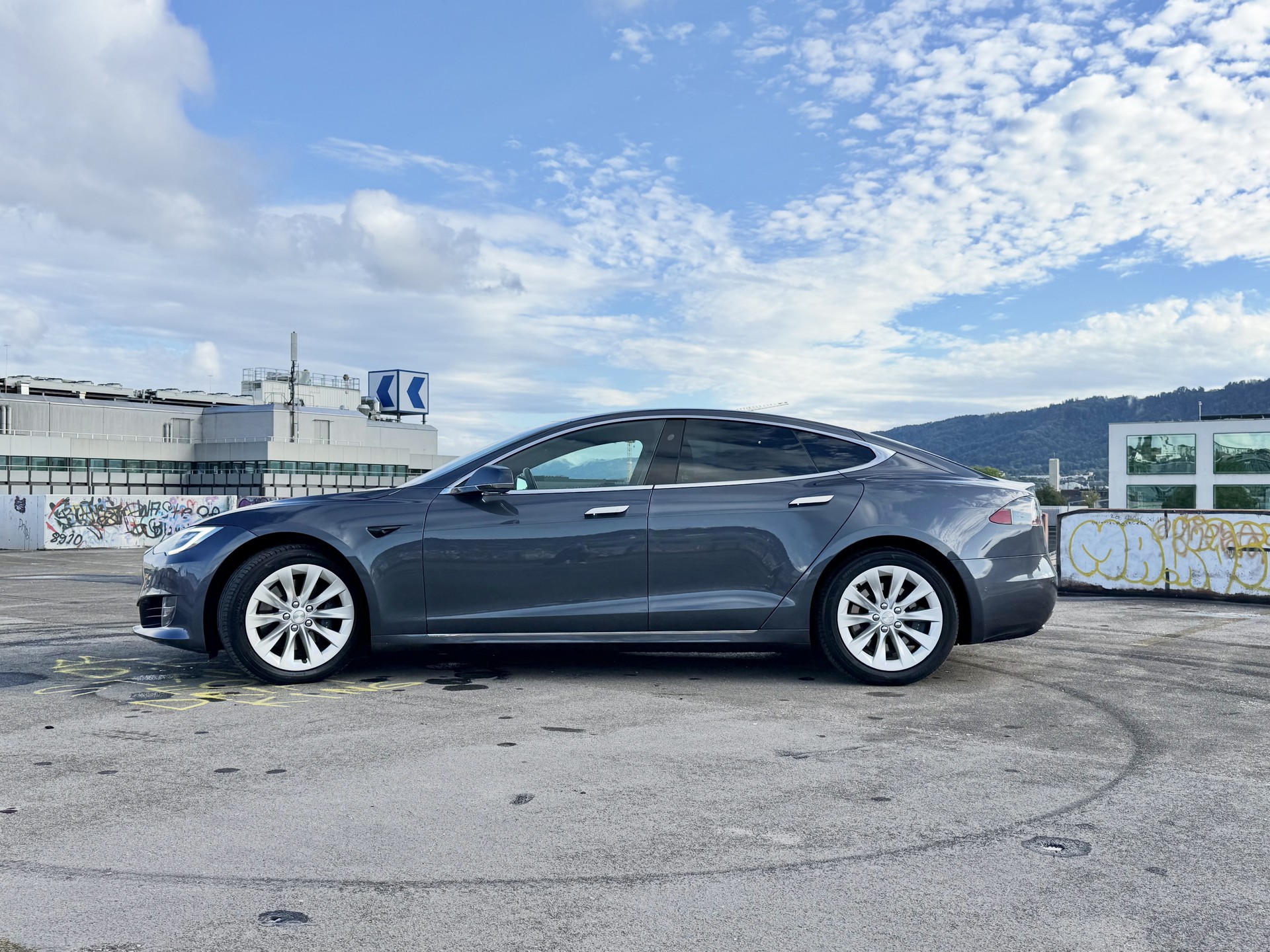 TESLA Model S "Raven" Long Range-image-4
