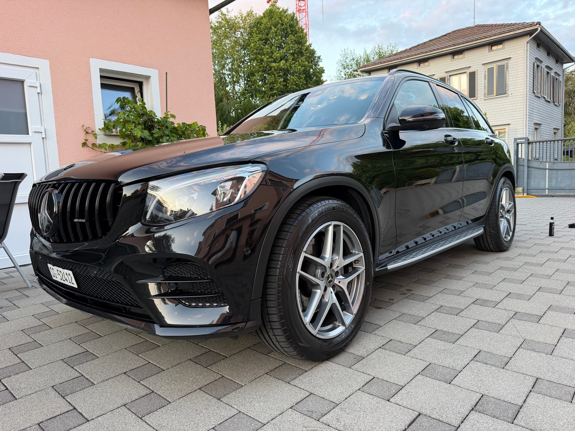 MERCEDES-BENZ GLC 250 d AMG Line 4m-image-0