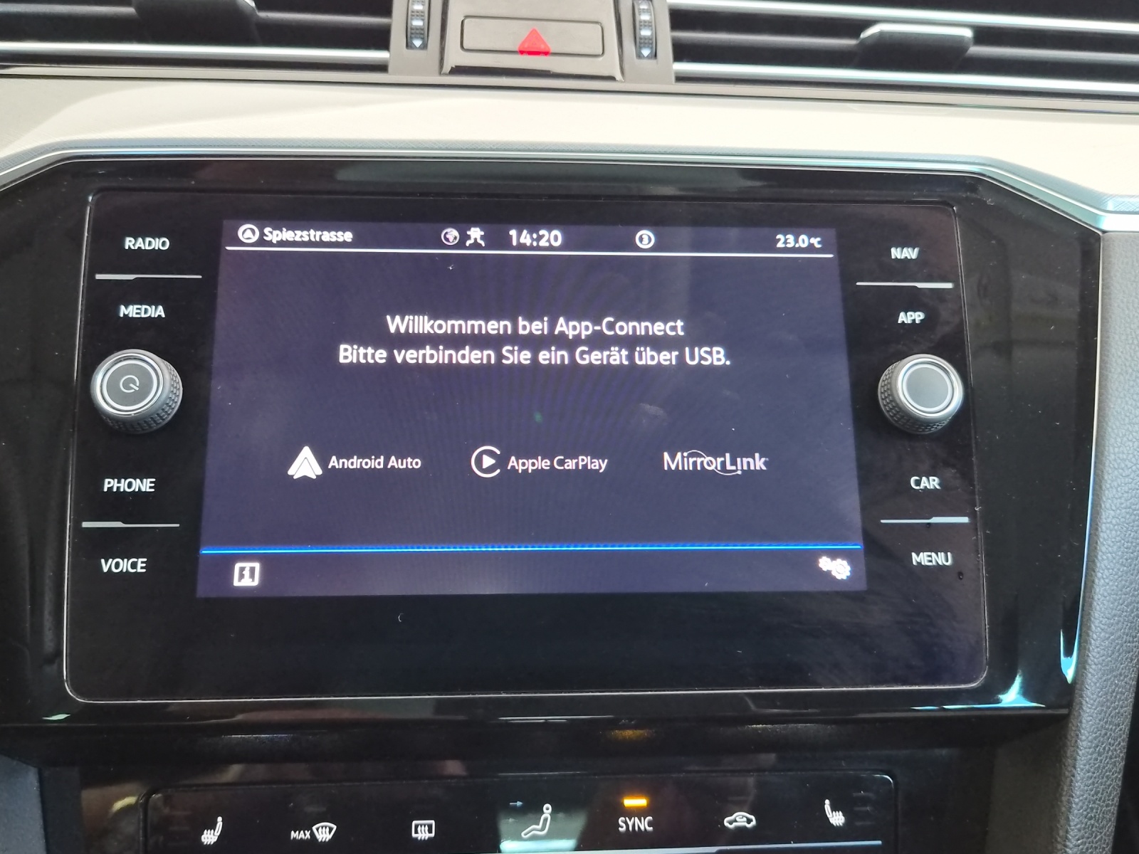 VW Passat Variant 1.4 TSI GTE Hybrid DSG-image-13