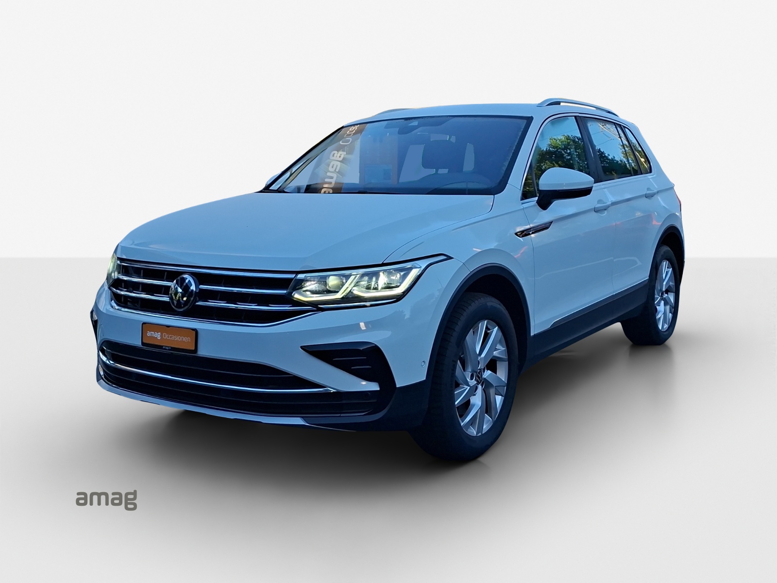VW Tiguan 2.0 TDI SCR Elegance 4Motion DSG-image-0