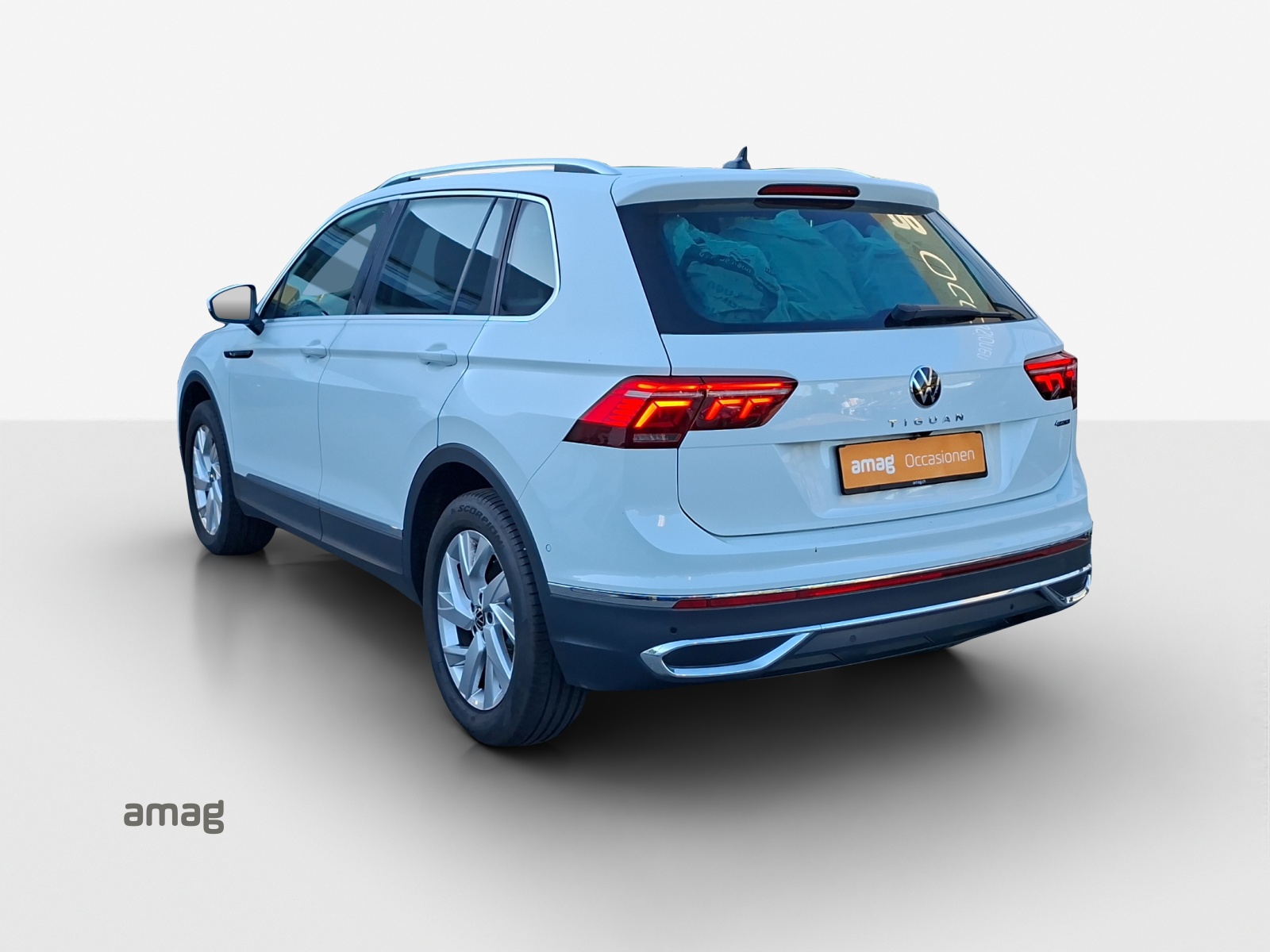 VW Tiguan 2.0 TDI SCR Elegance 4Motion DSG-image-2
