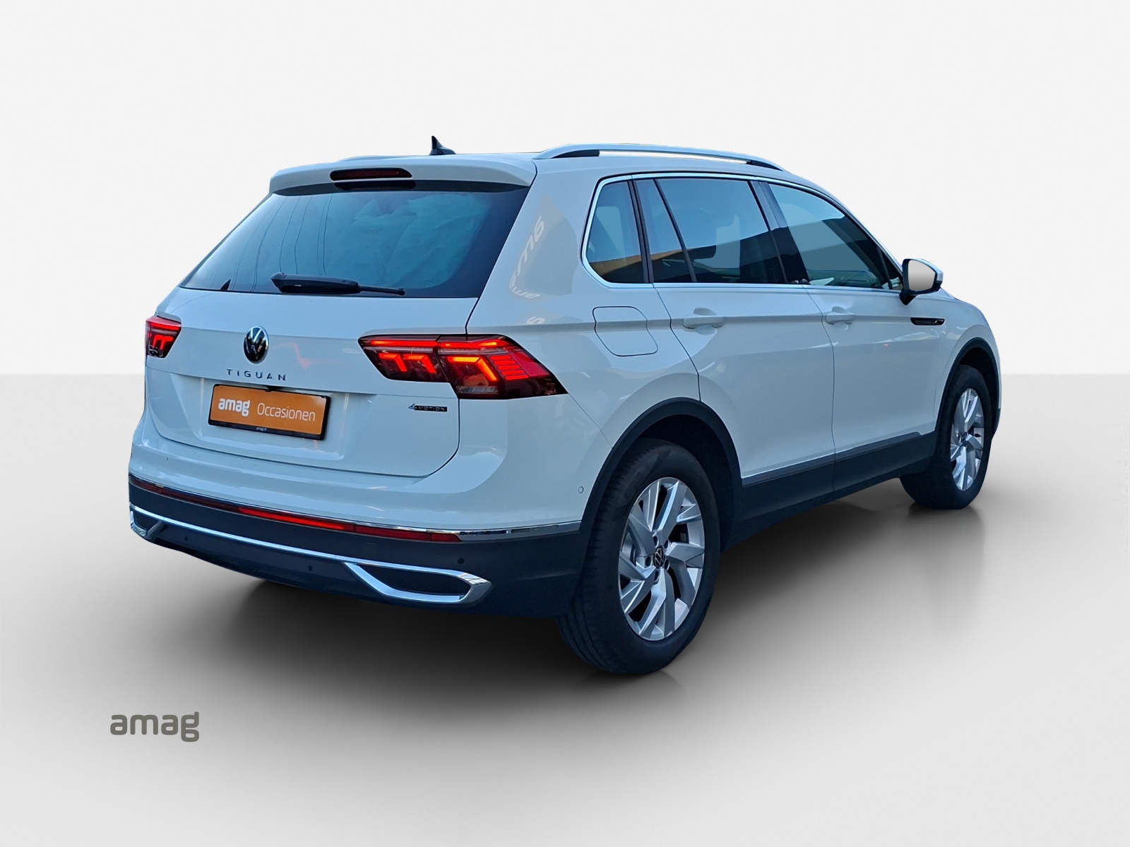 VW Tiguan 2.0 TDI SCR Elegance 4Motion DSG-image-4