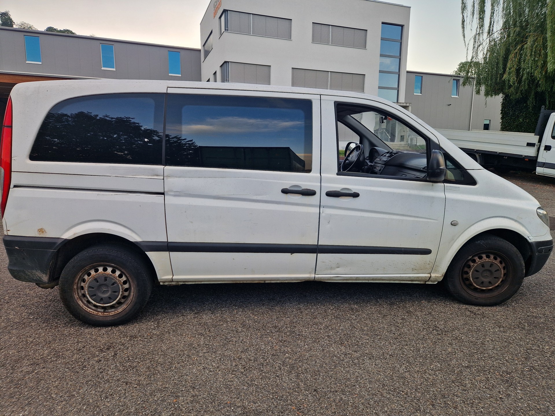 MERCEDES-BENZ Vito 111 CDI-image-3