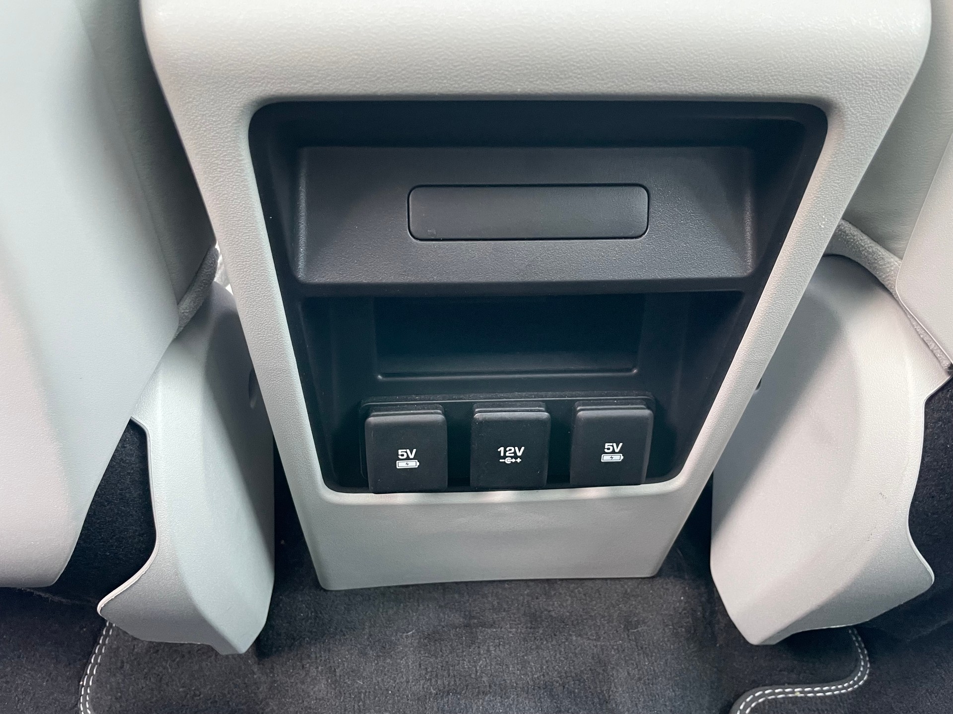LAND ROVER Discovery Sport 2.0 Si4 HSE Luxury AT9-image-7