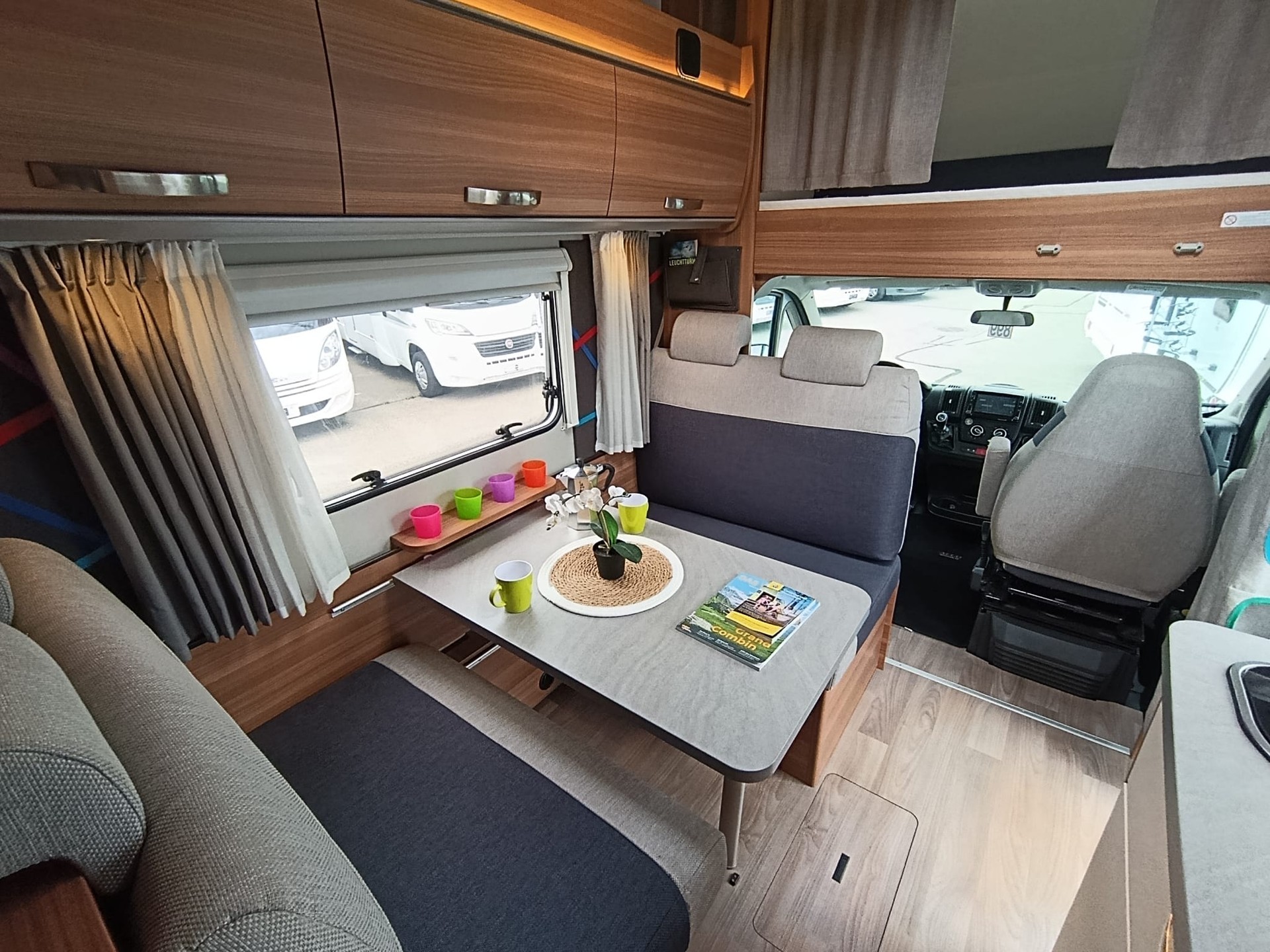 WEINSBERG R 59 ***Perfekt für Familien ***6 eingetragene Sitzplätze ***-showroom-element-1