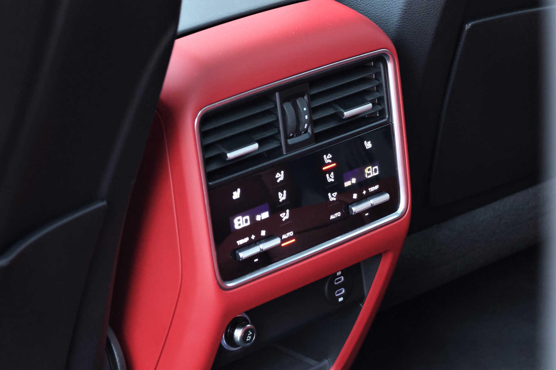 PORSCHE Cayenne Turbo Coupé (CH)-image-13