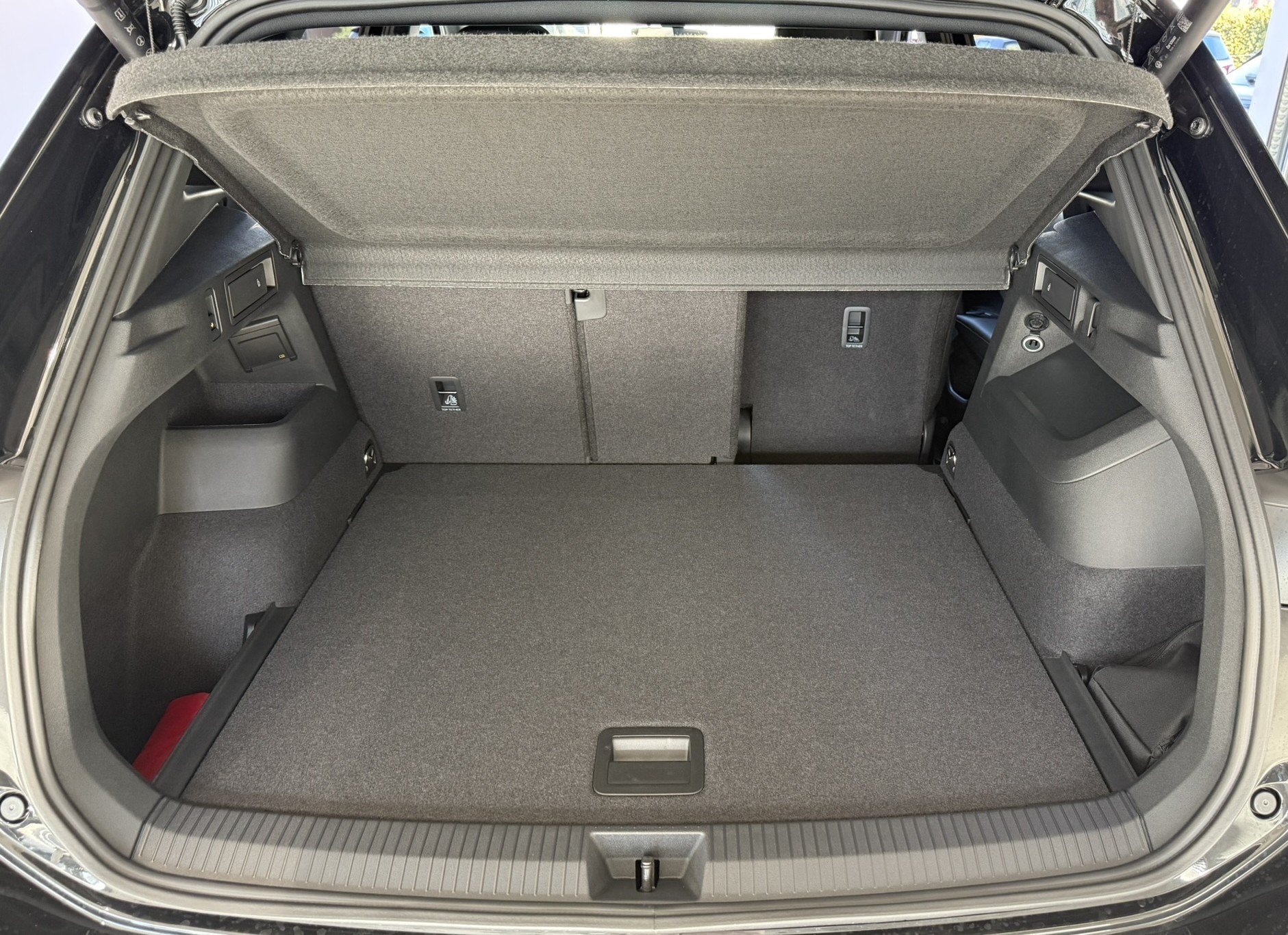 VW Tiguan 2.0 TSI DSG R-Line United 4Motion-image-5