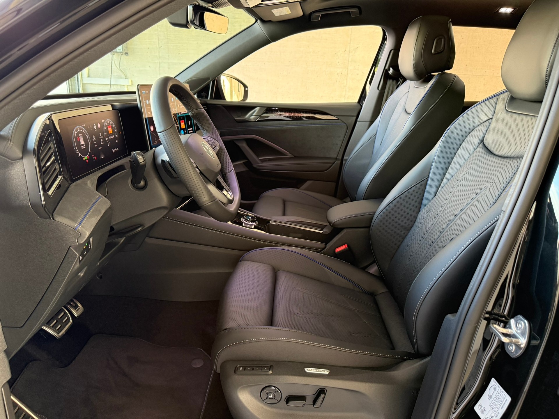 VW Tiguan 2.0 TSI DSG R-Line United 4Motion-image-8