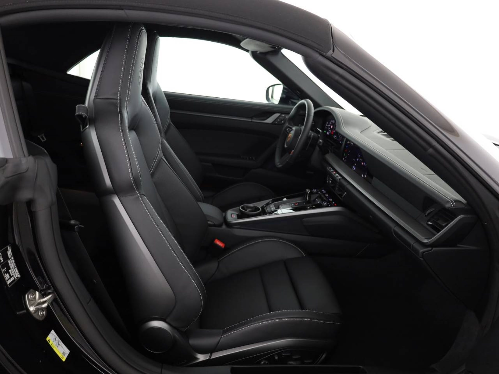 PORSCHE 911 Carrera 4S Cabriolet-image-16