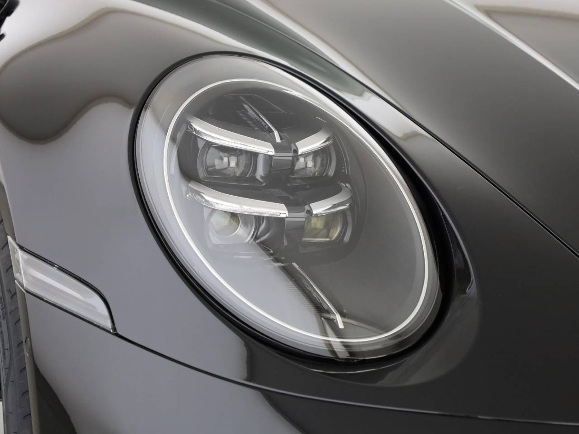 PORSCHE 911 Carrera 4S Cabriolet-image-8