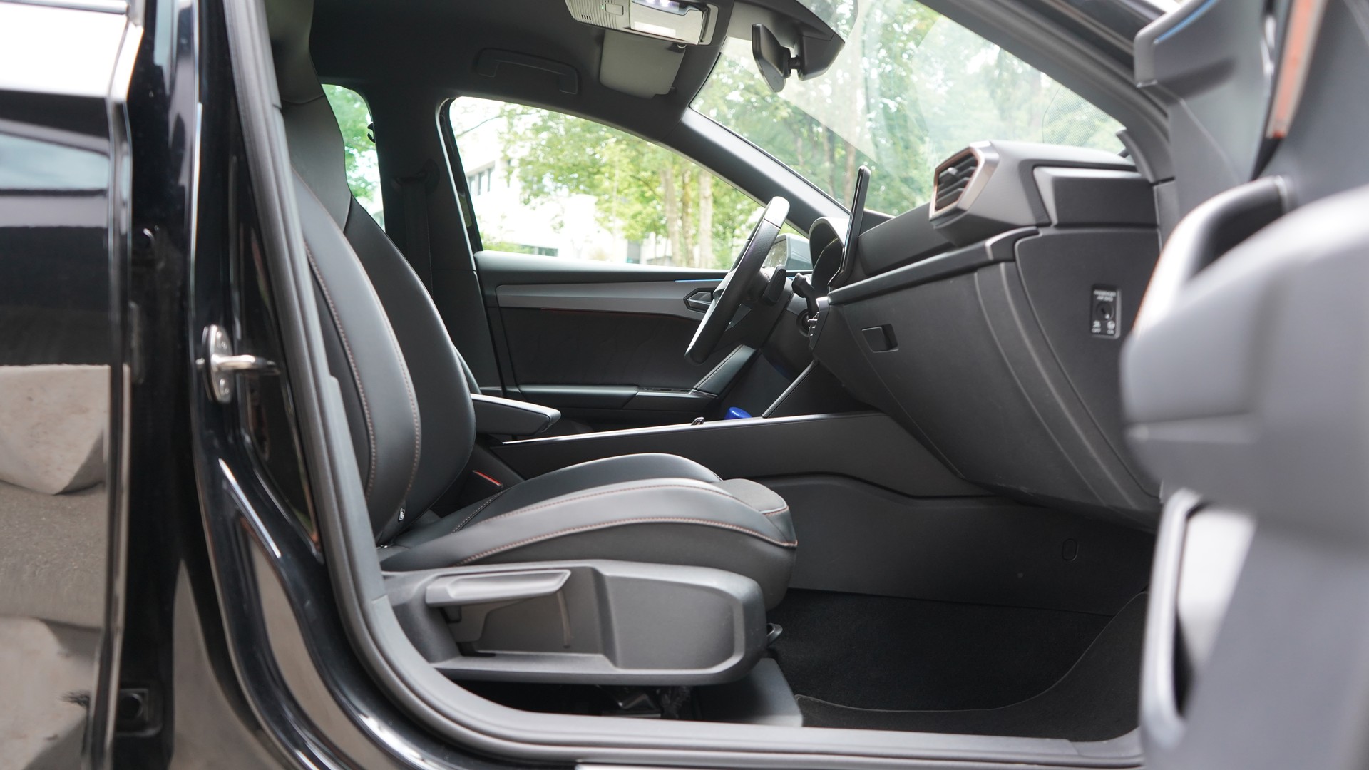 CUPRA Leon 1.5 eTSI DSG-image-15