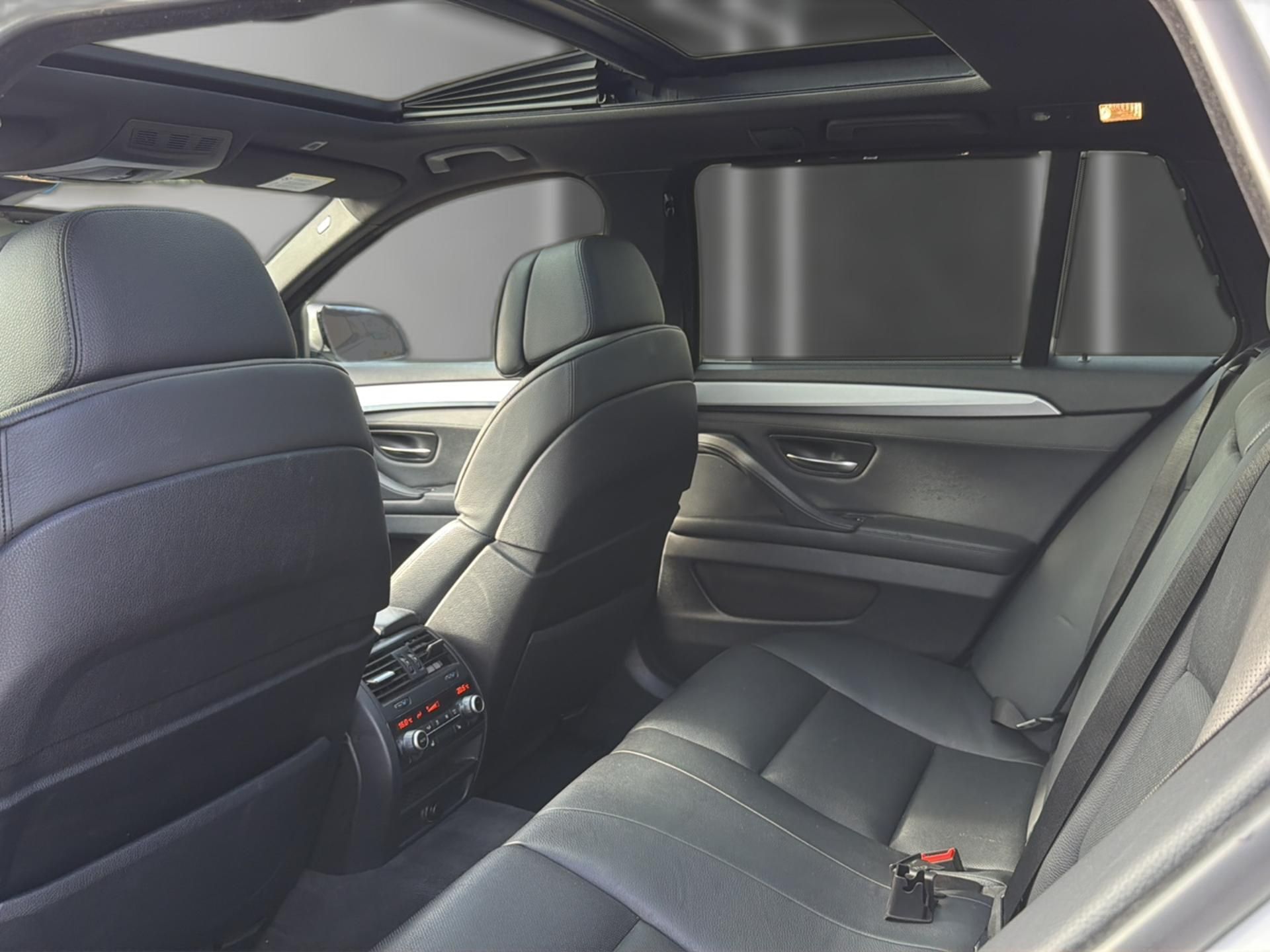 BMW M550 5er-M550dxDrive Touring-image-11