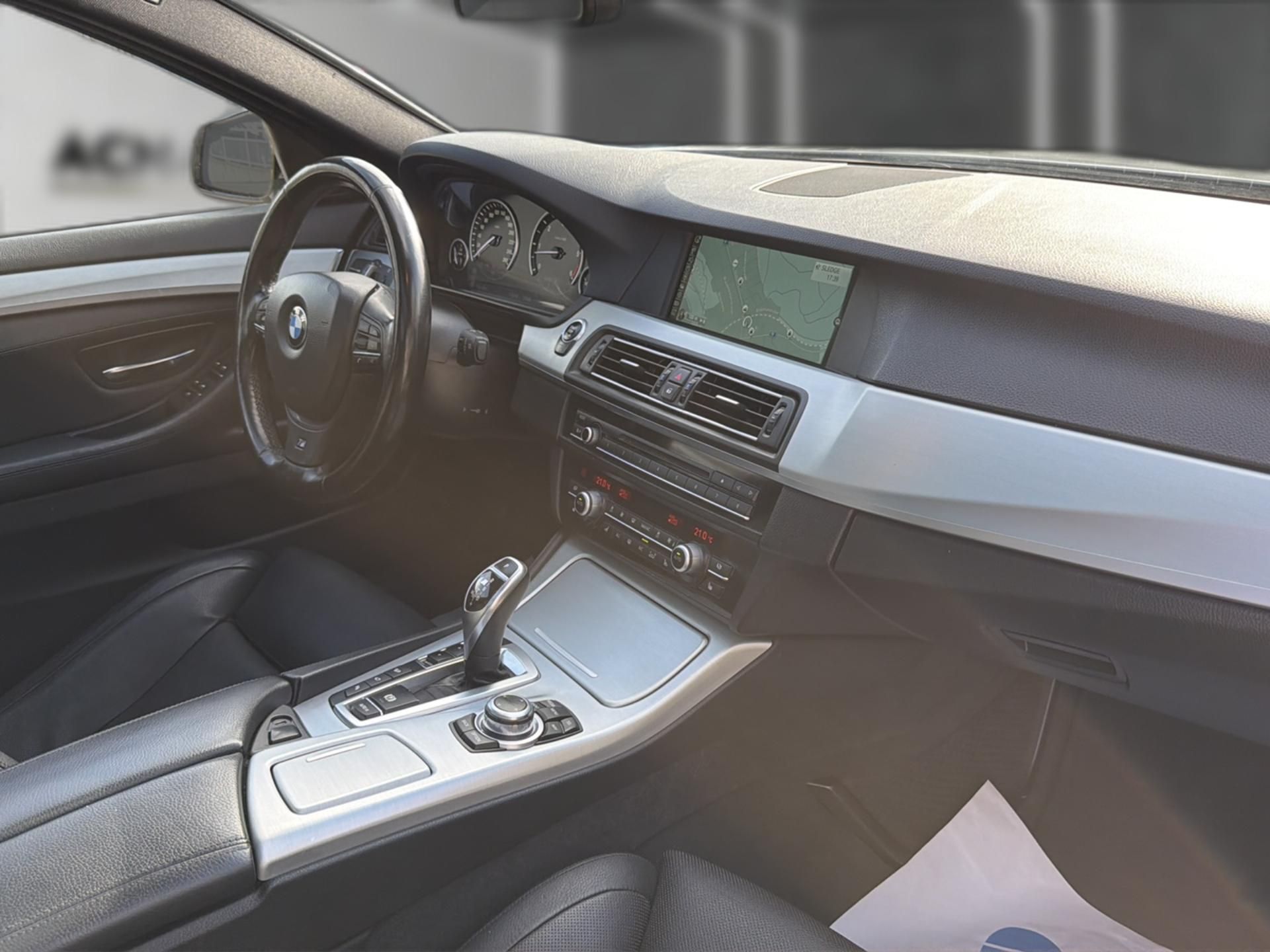 BMW M550 5er-M550dxDrive Touring-image-13