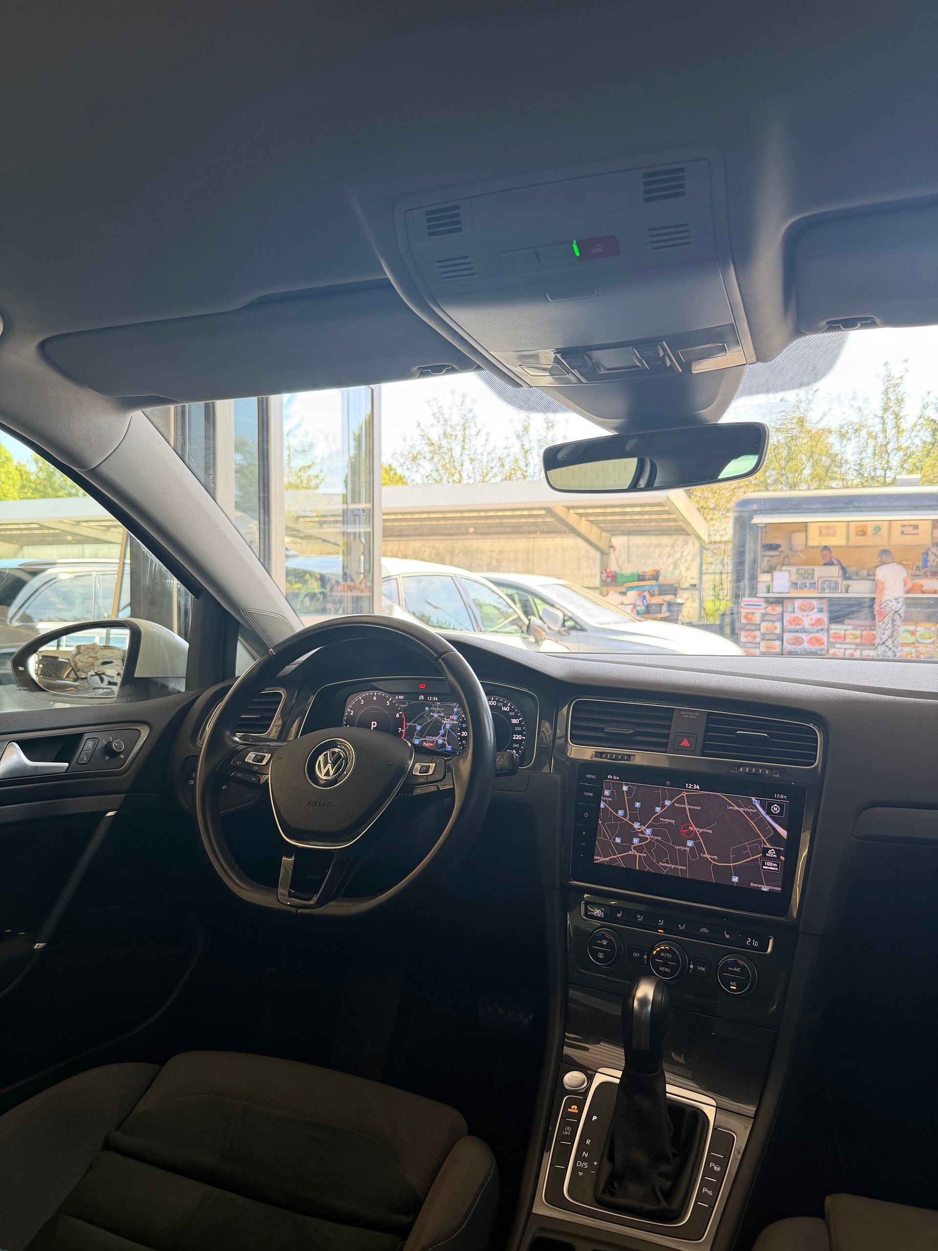 VW Golf VII 1.5 TSI 150 Edition 45 DSG-image-10