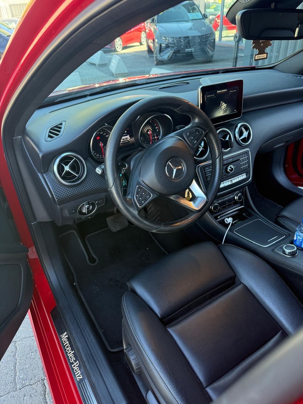 MERCEDES-BENZ A 180 Style 7G-DCT-image-10