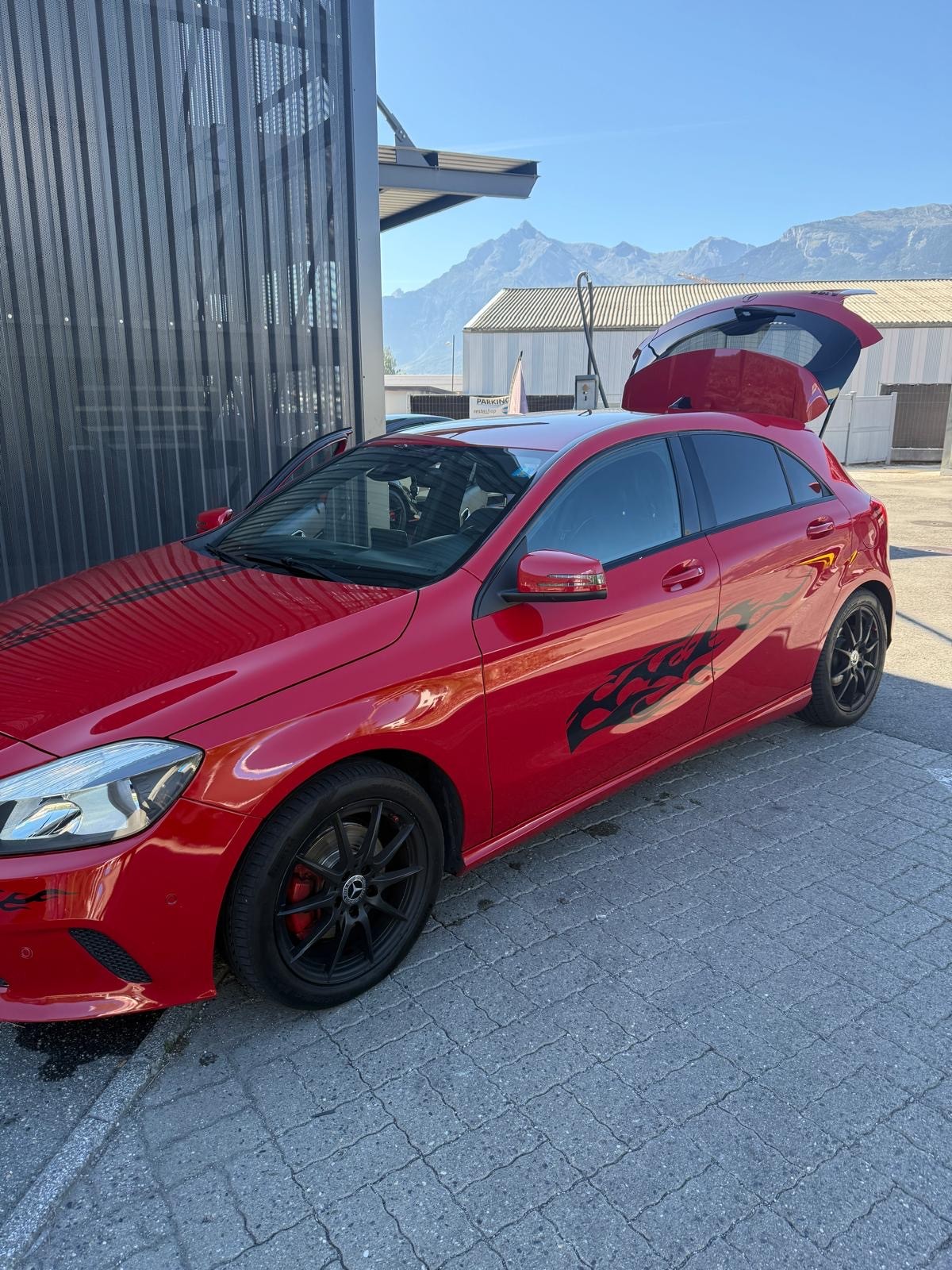 MERCEDES-BENZ A 180 Style 7G-DCT-image-3