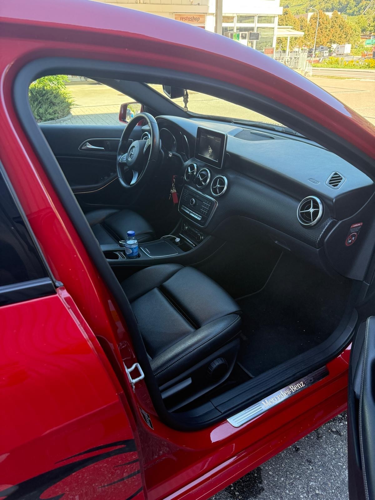 MERCEDES-BENZ A 180 Style 7G-DCT-image-8
