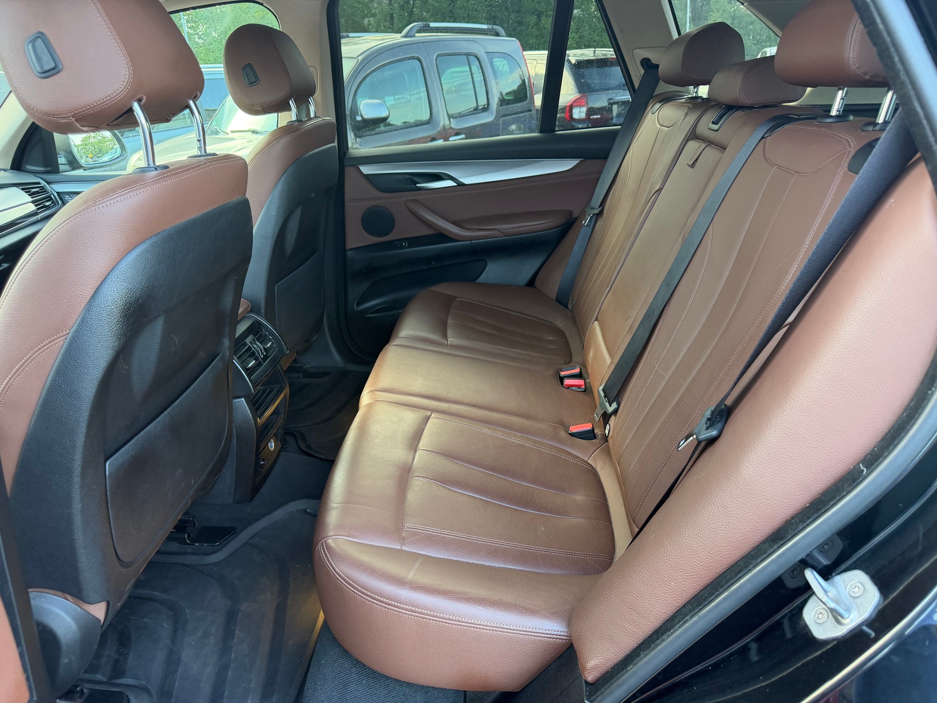 BMW X5-image-7
