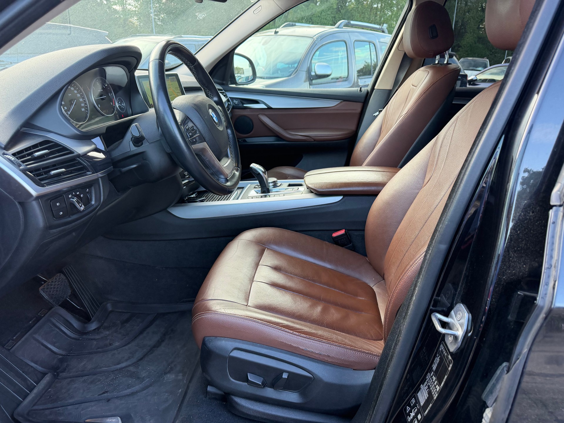 BMW X5-image-9