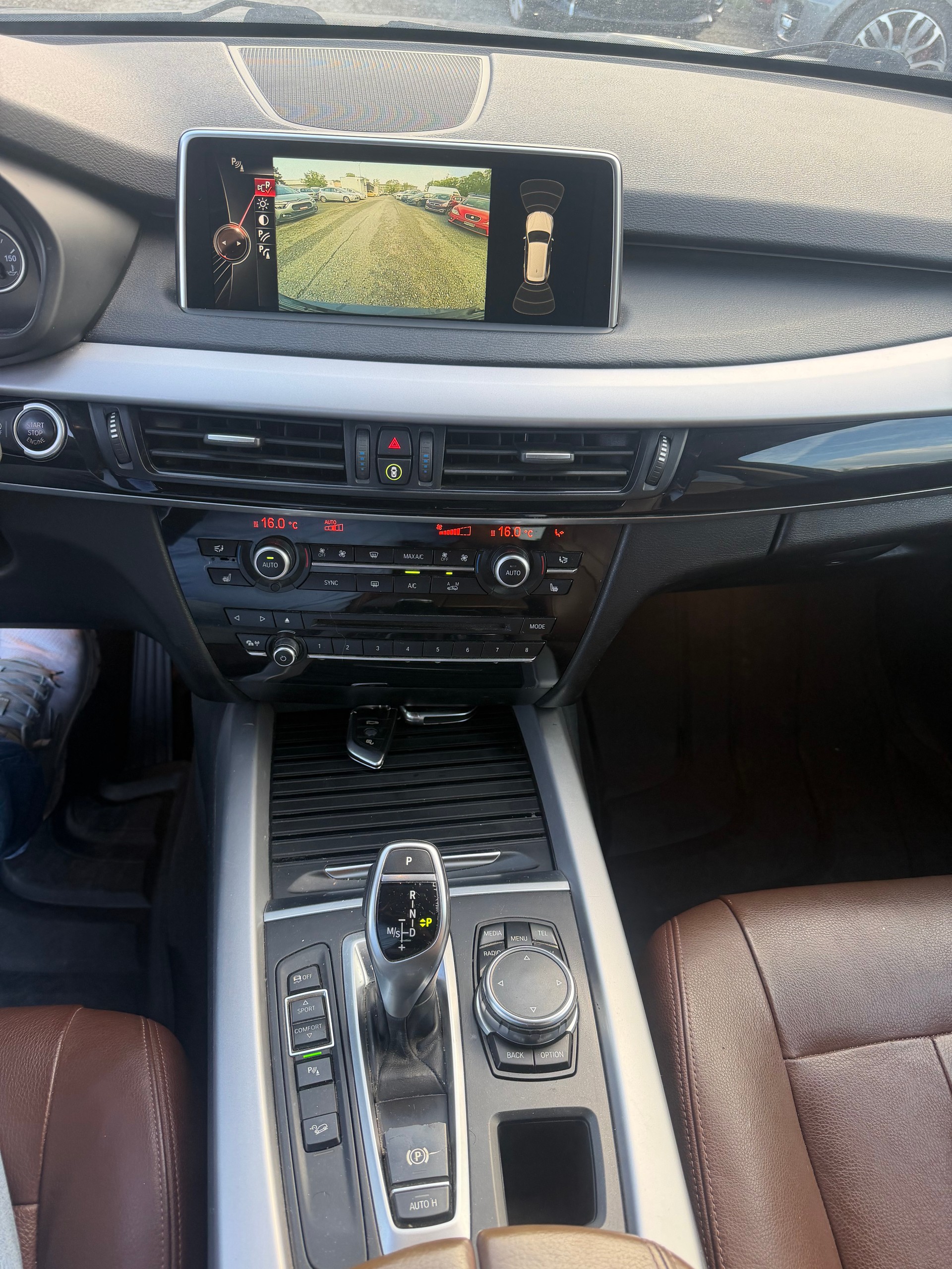 BMW X5-image-11