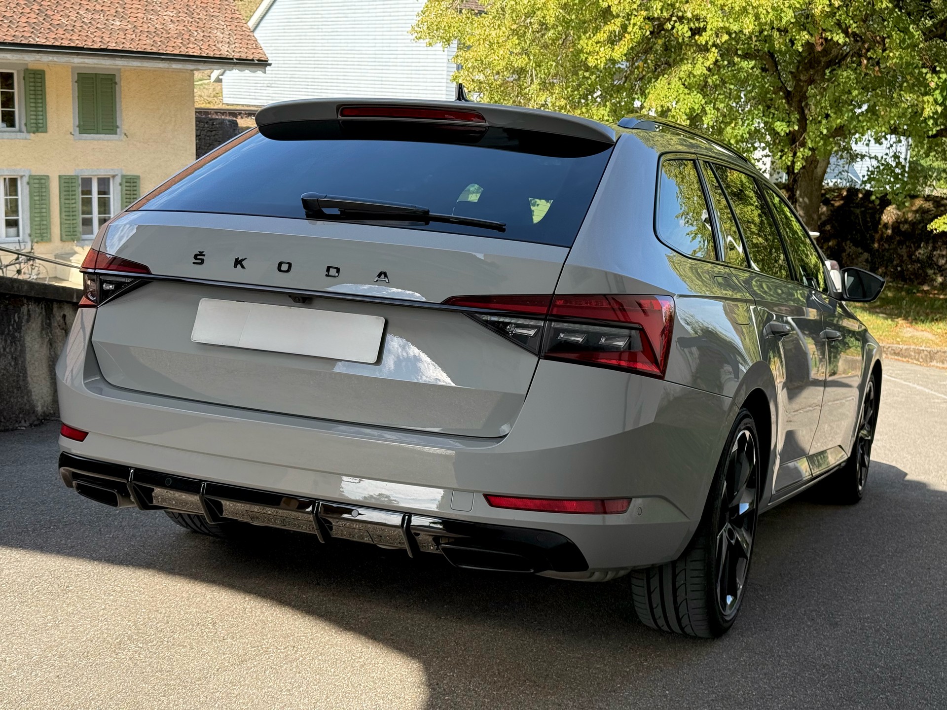 SKODA 2.0 TSI 280 SportLine 4x4 DSG-image-3