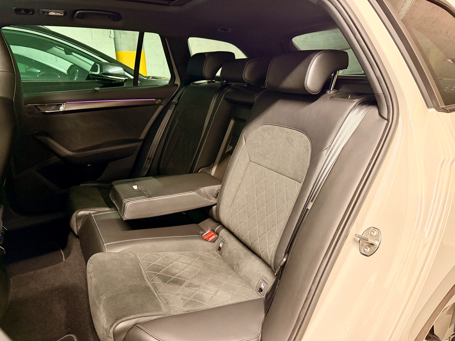 SKODA 2.0 TSI 280 SportLine 4x4 DSG-image-12