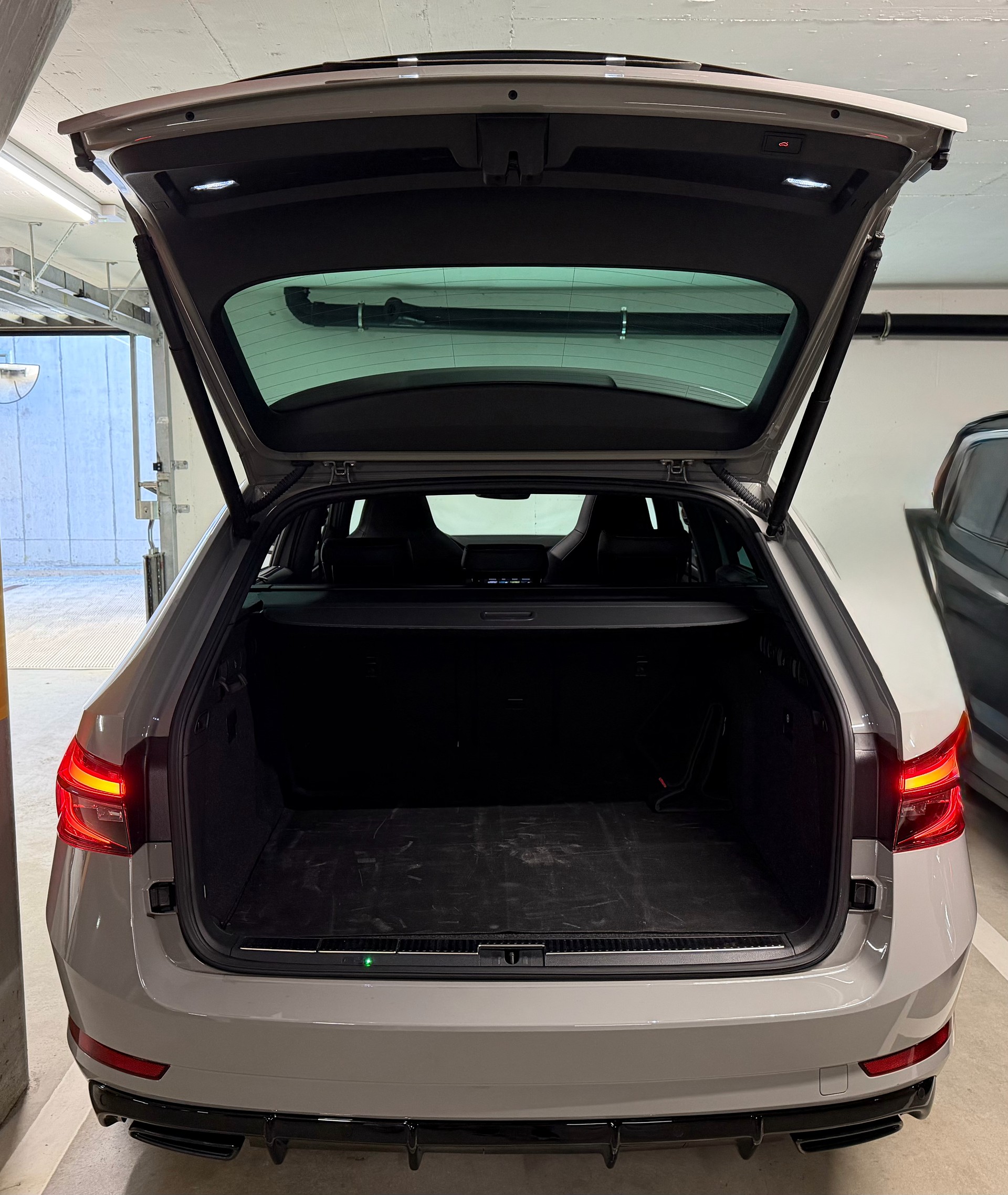 SKODA 2.0 TSI 280 SportLine 4x4 DSG-image-15