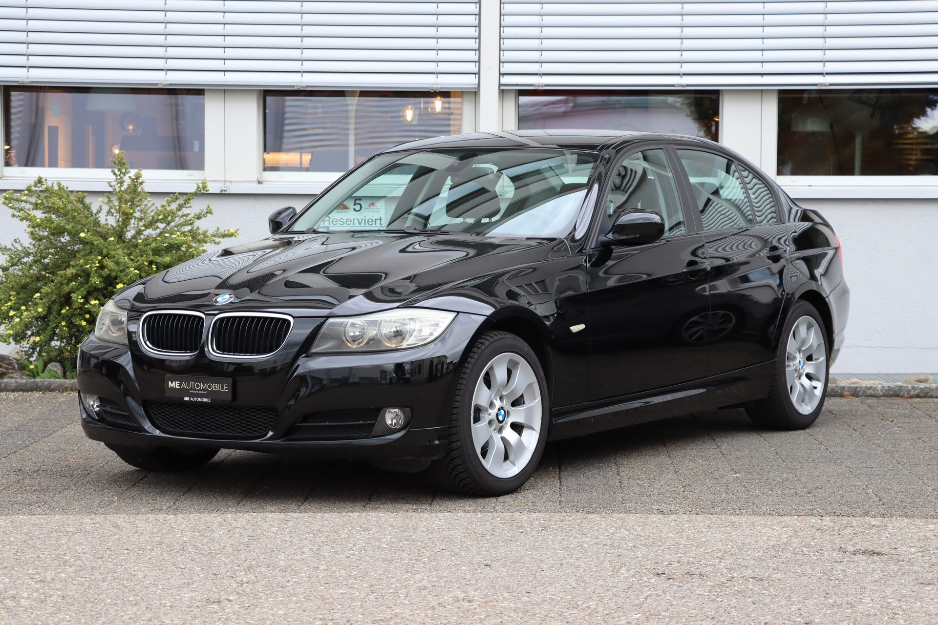 BMW 316i Access-image-0
