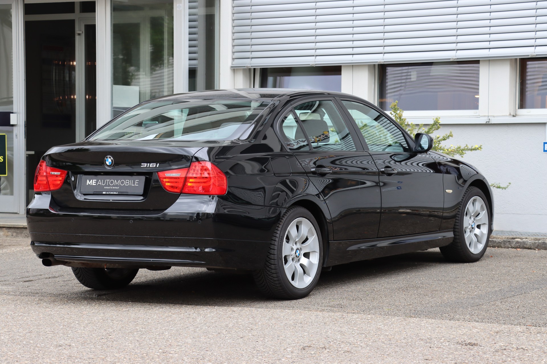 BMW 316i Access-image-3