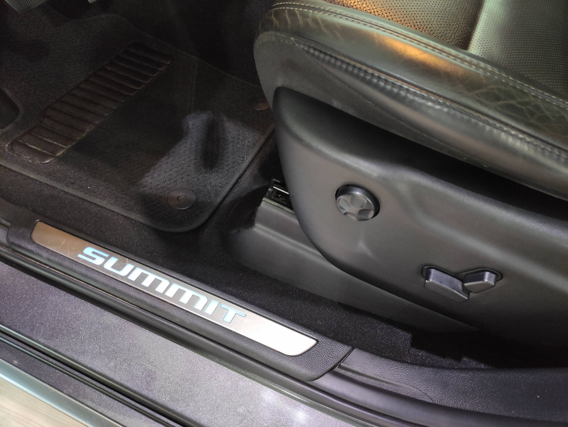 JEEP Grand Cherokee 3.0 CRD 250 Summit-image-5