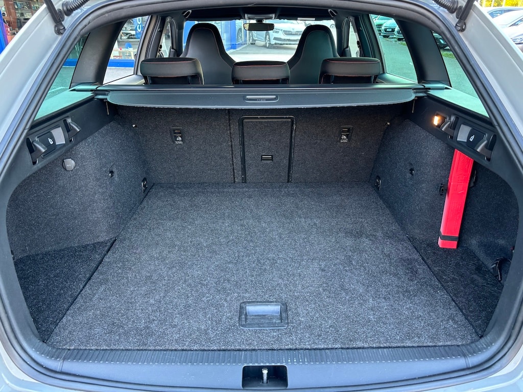 SKODA Octavia Combi 2.0 TDI RS 4x4 DSG-image-12