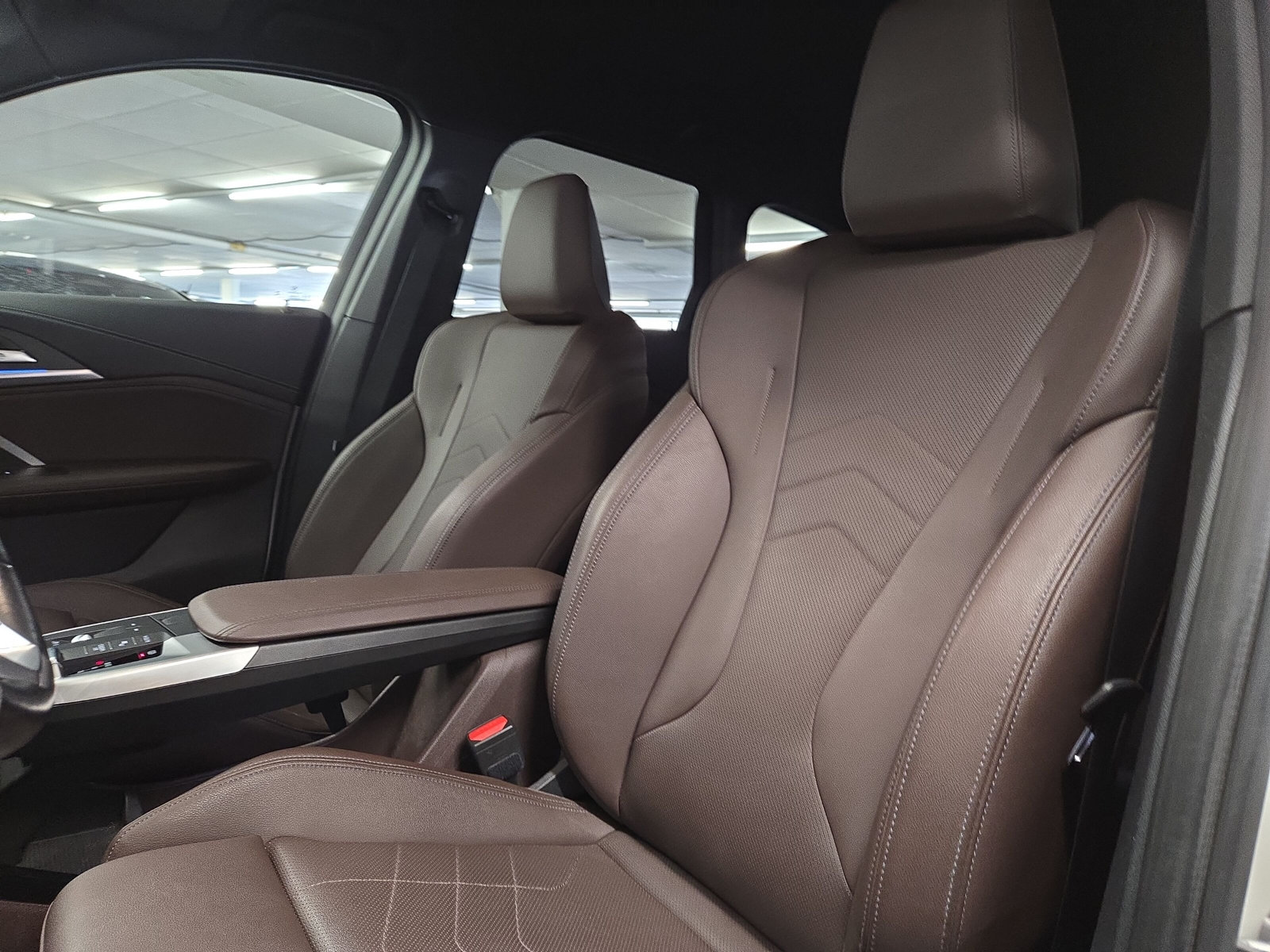 BMW iX1 xDrive 30 xLine-image-9