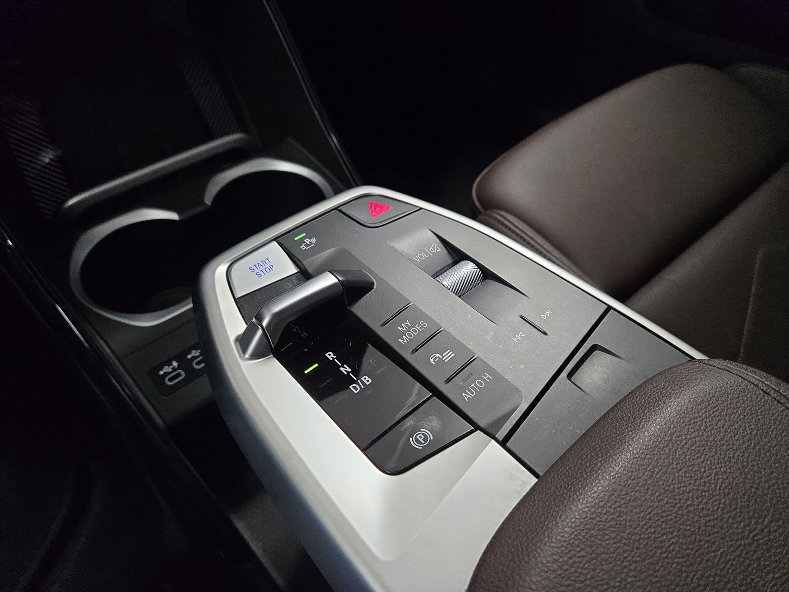 BMW iX1 xDrive 30 xLine-image-10