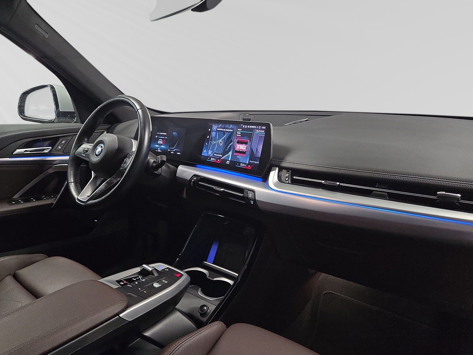 BMW iX1 xDrive 30 xLine-image-4