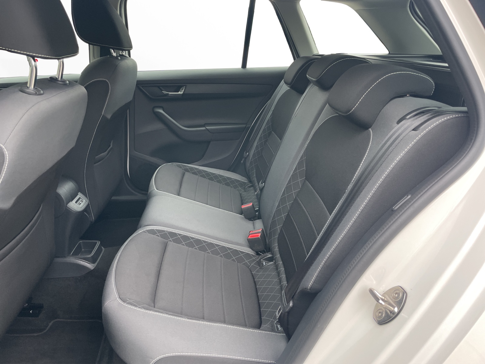 SKODA Fabia Combi 1.0 TSI Ambition DSG-image-13