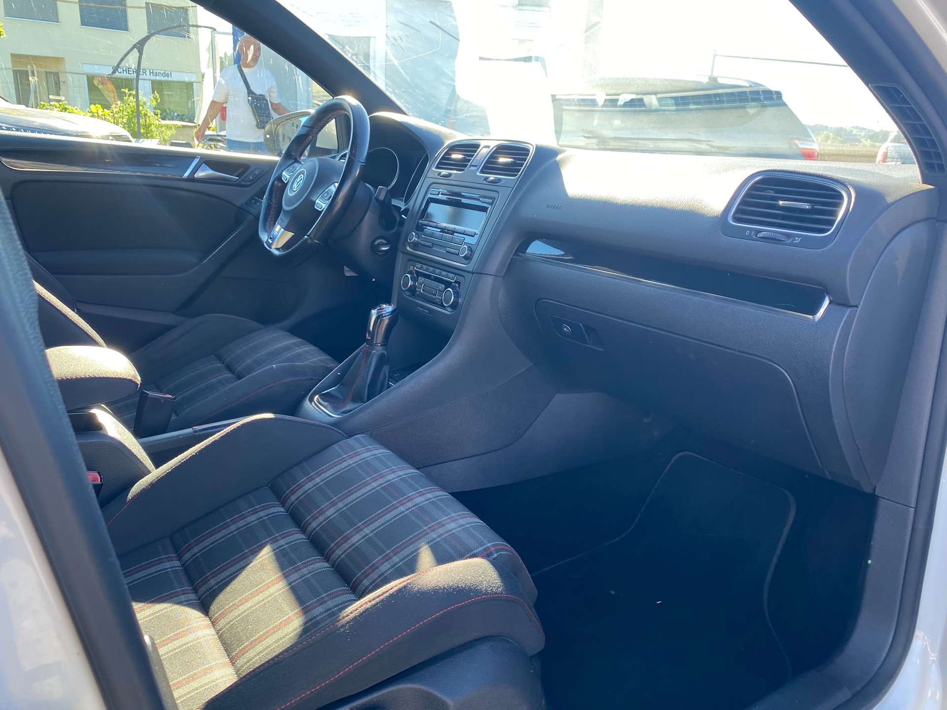 VW Golf 2.0 TSI GTI-image-10