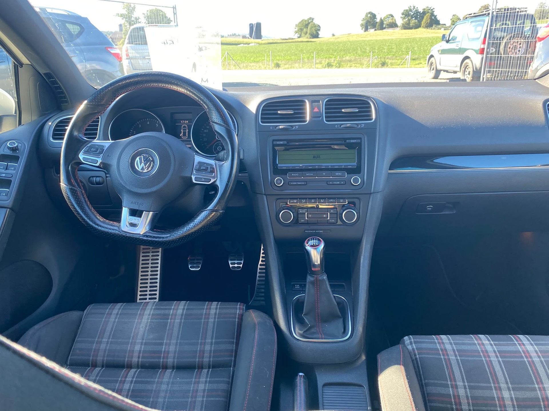 VW Golf 2.0 TSI GTI-image-9