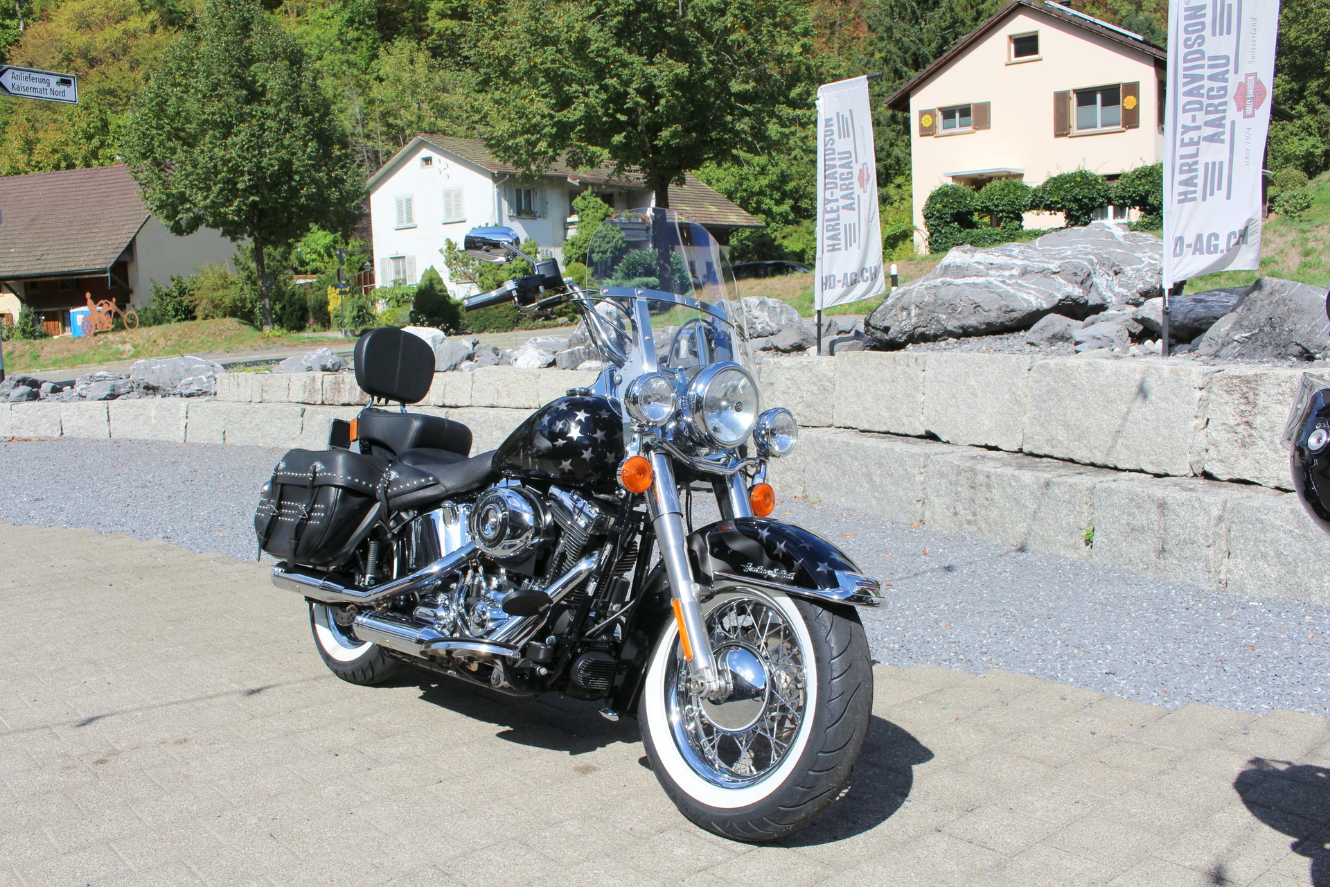 HARLEY-DAVIDSON FLSTC Softail Heritage Classic ABS-showroom-element-1