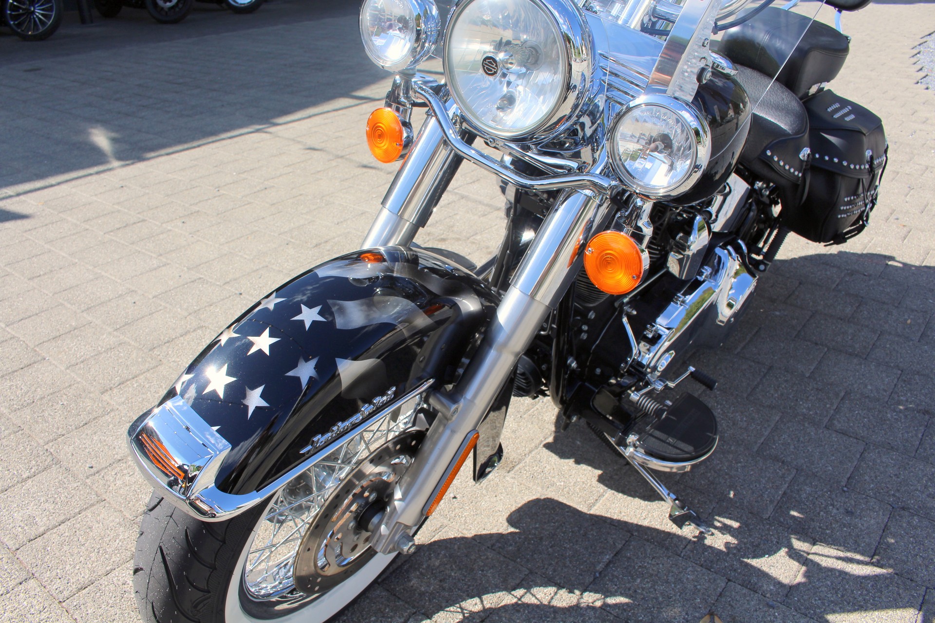 HARLEY-DAVIDSON FLSTC Softail Heritage Classic ABS-showroom-element-3