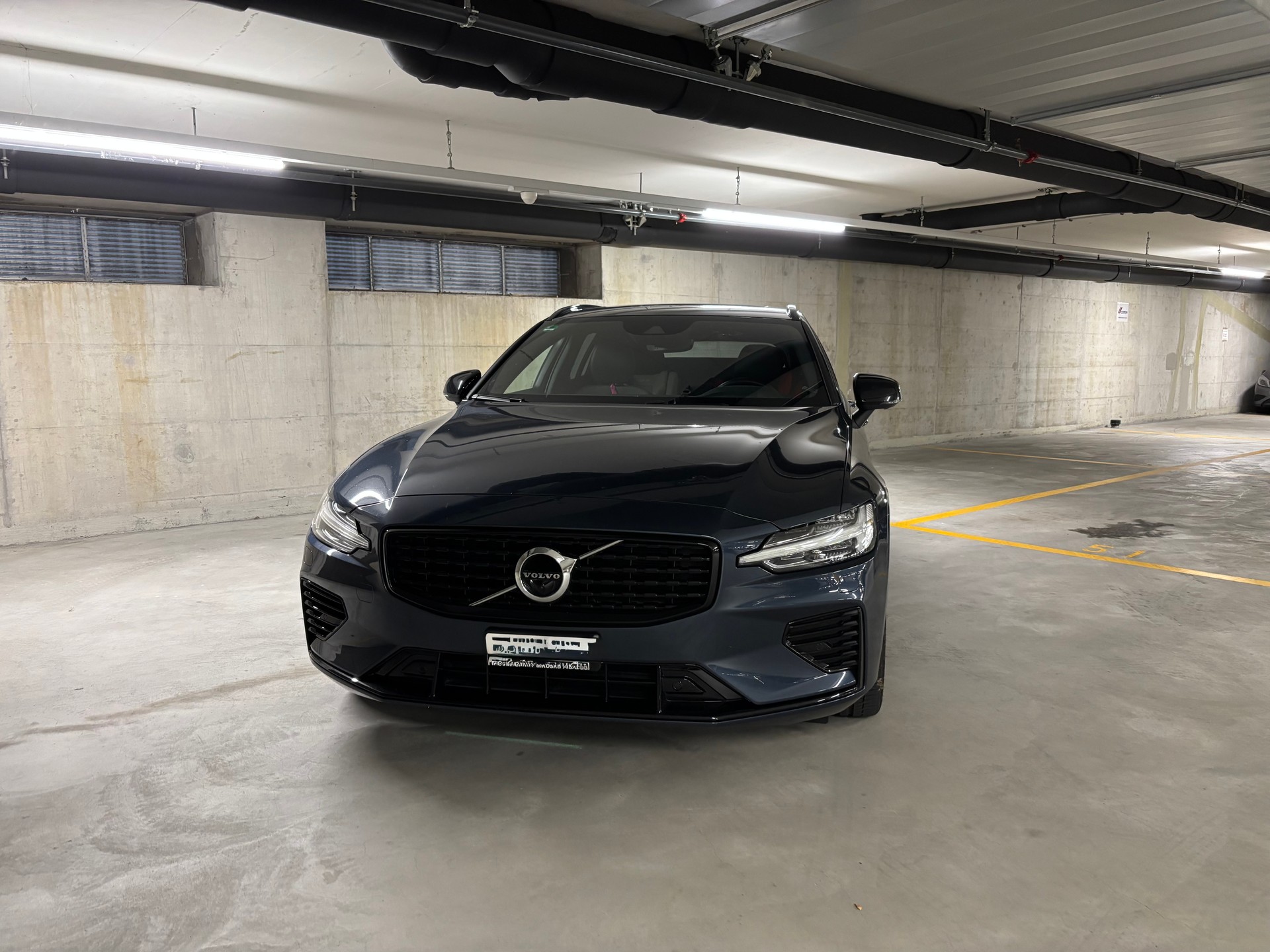 VOLVO 2.0 T8 TE R-Design eAWD-image-2
