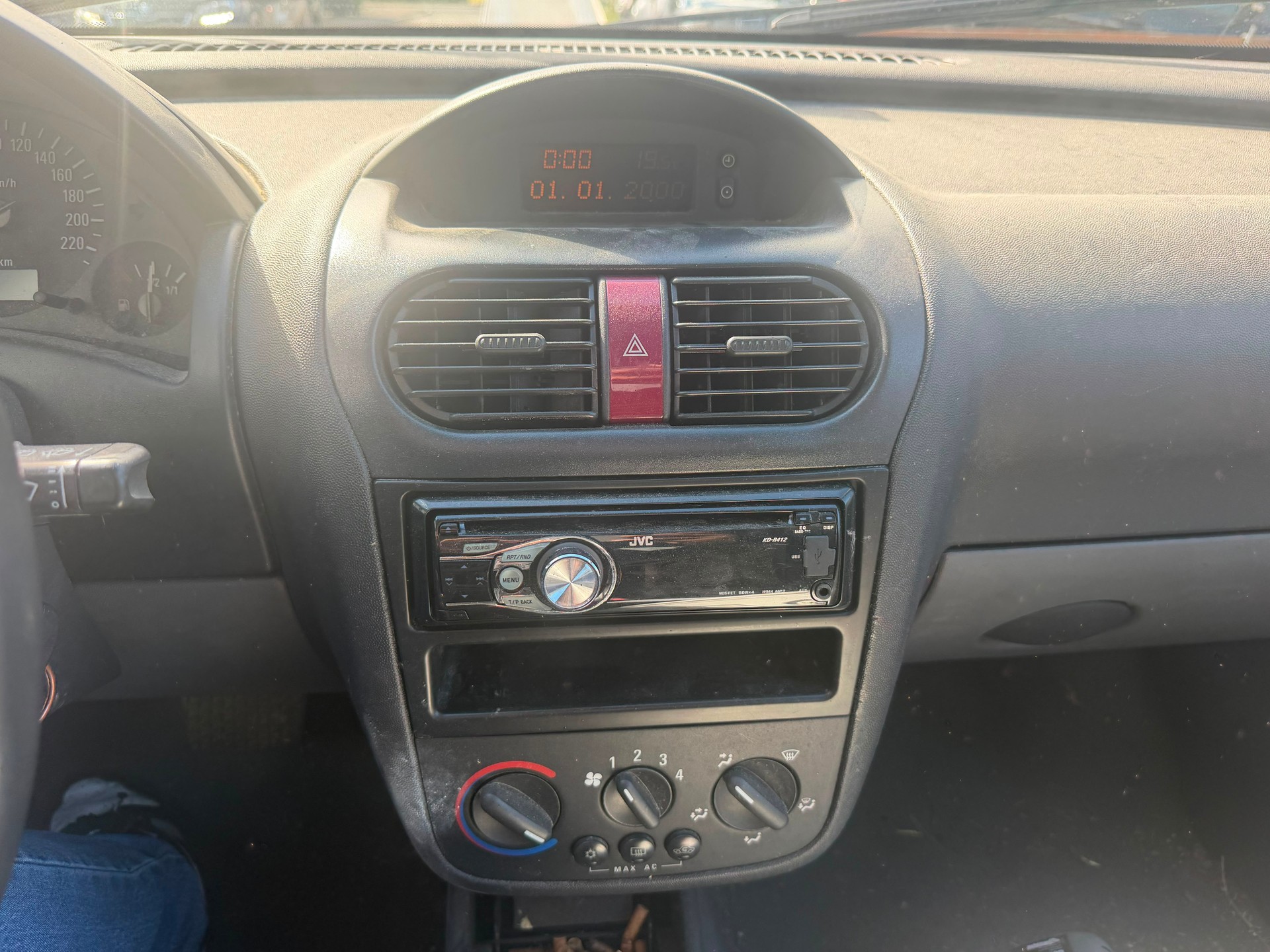 OPEL Corsa 1.4 16V Elegance-image-6