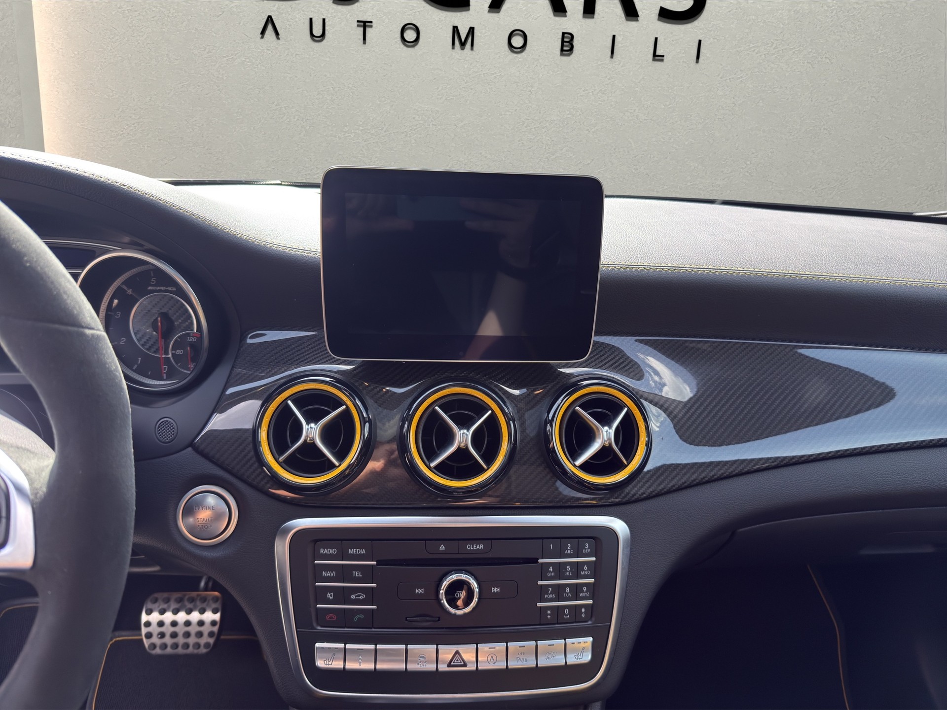 MERCEDES-BENZ A 45 AMG Yellow Night Edition 4Matic 7G-DCT-image-11
