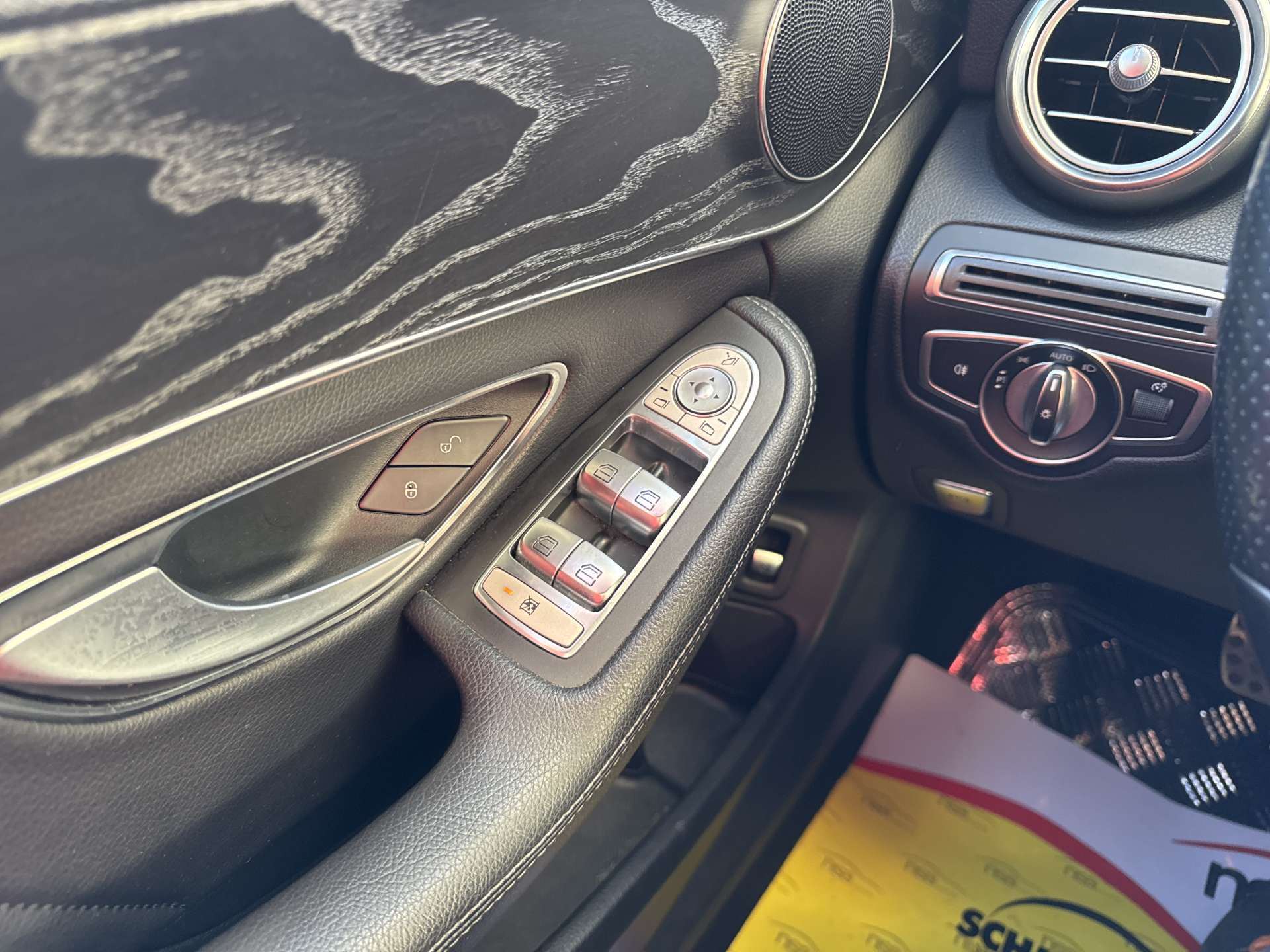 MERCEDES-BENZ C 220 d AMG Line G-Tronic Automat-image-15