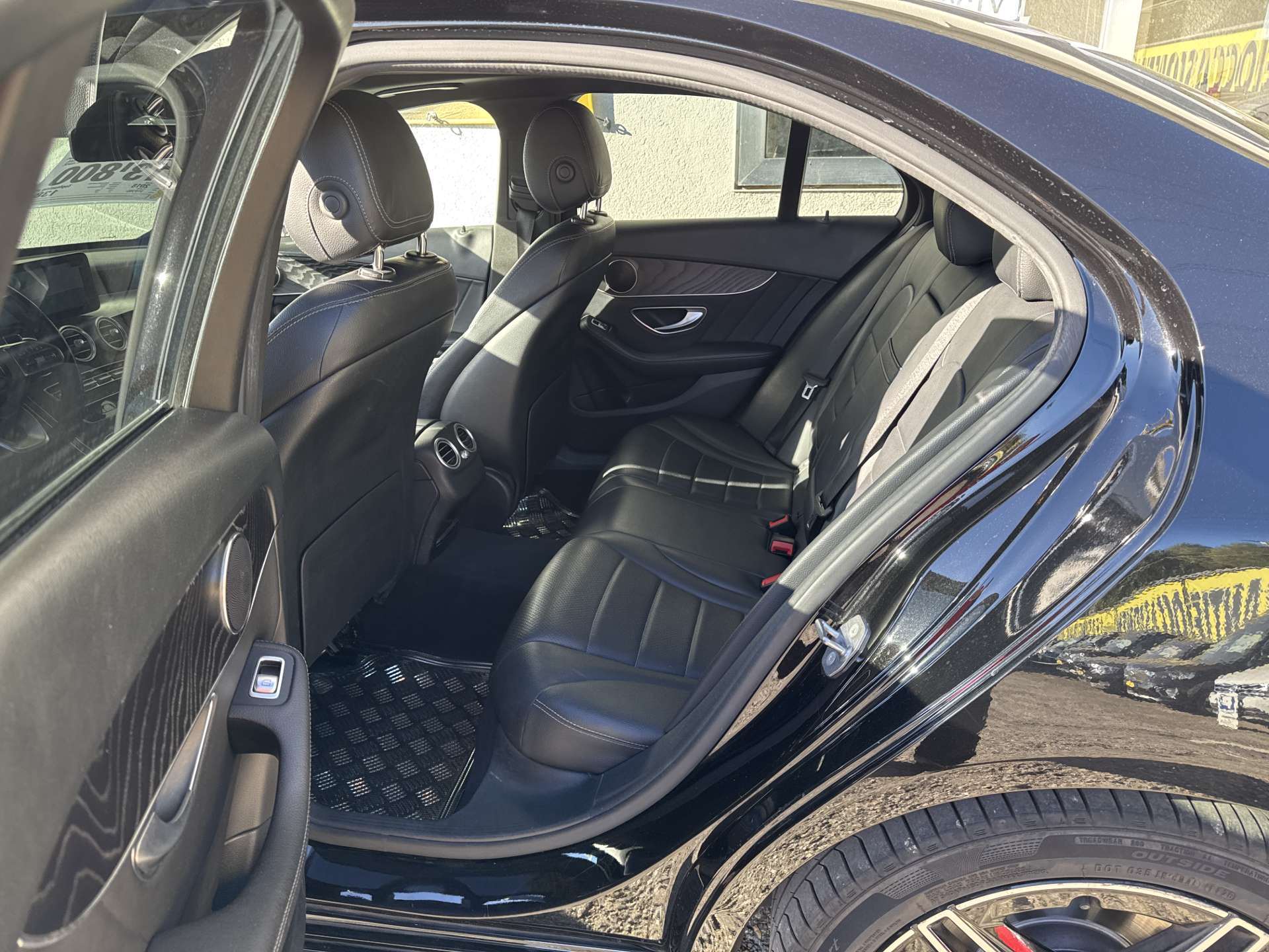 MERCEDES-BENZ C 220 d AMG Line G-Tronic Automat-image-7