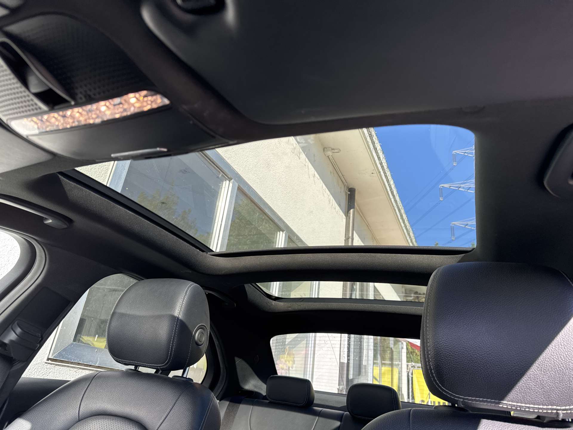 MERCEDES-BENZ C 220 d AMG Line G-Tronic Automat-image-13
