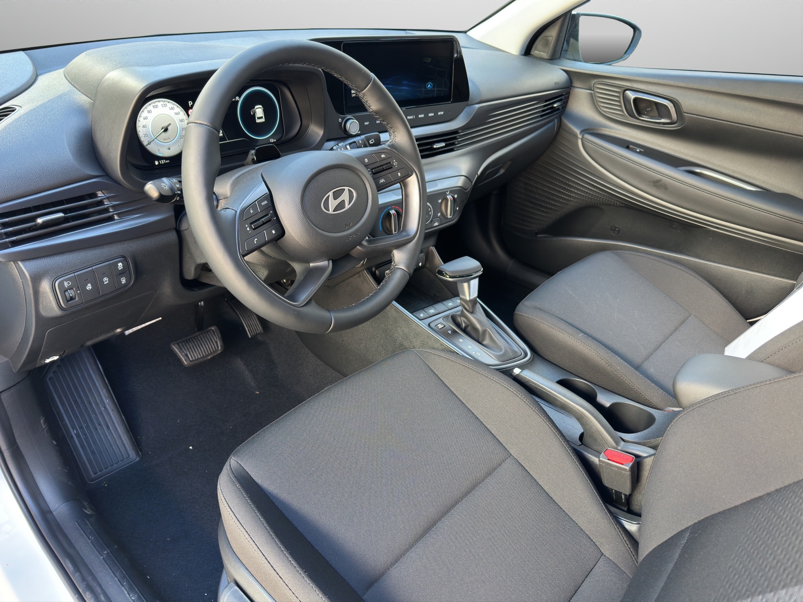 HYUNDAI i20 1.0 T-GDi Amplia Go Pack Safe Tec-image-4