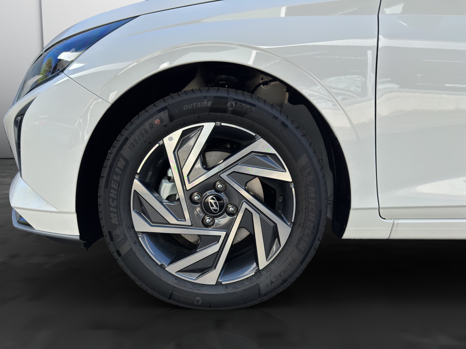 HYUNDAI i20 1.0 T-GDi Amplia Go Pack Safe Tec-image-15