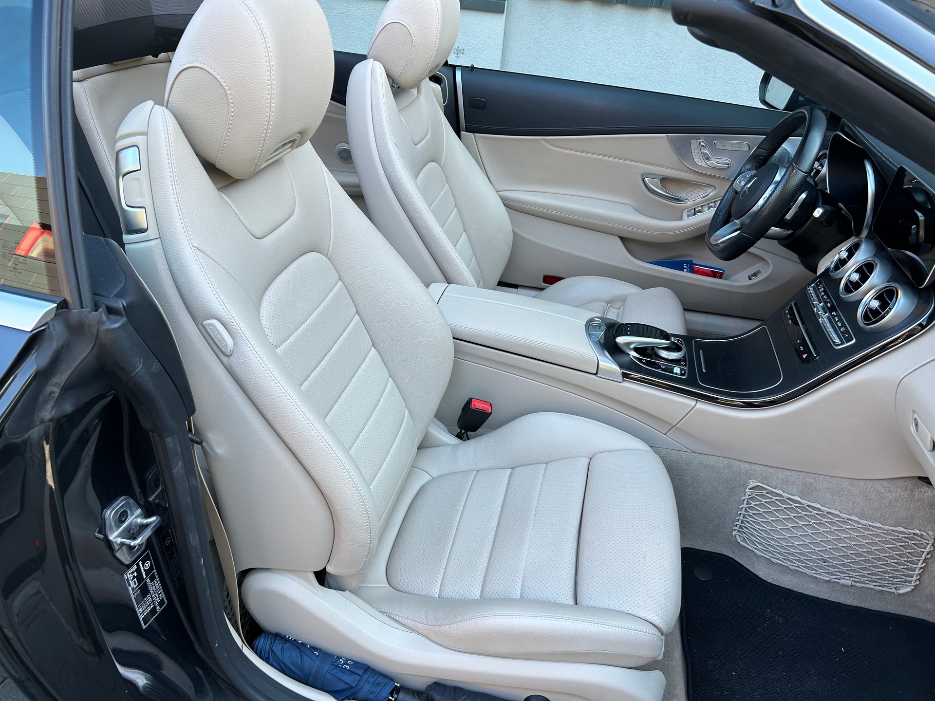 MERCEDES-BENZ C 200 AMG Line Cabriolet 4Matic 9G-Tronic-image-7