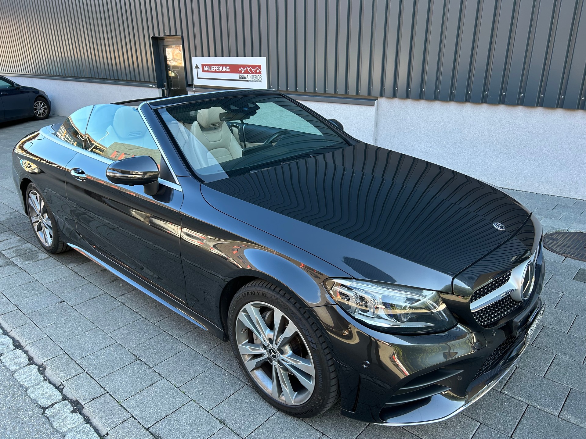 MERCEDES-BENZ C 200 AMG Line Cabriolet 4Matic 9G-Tronic-image-3