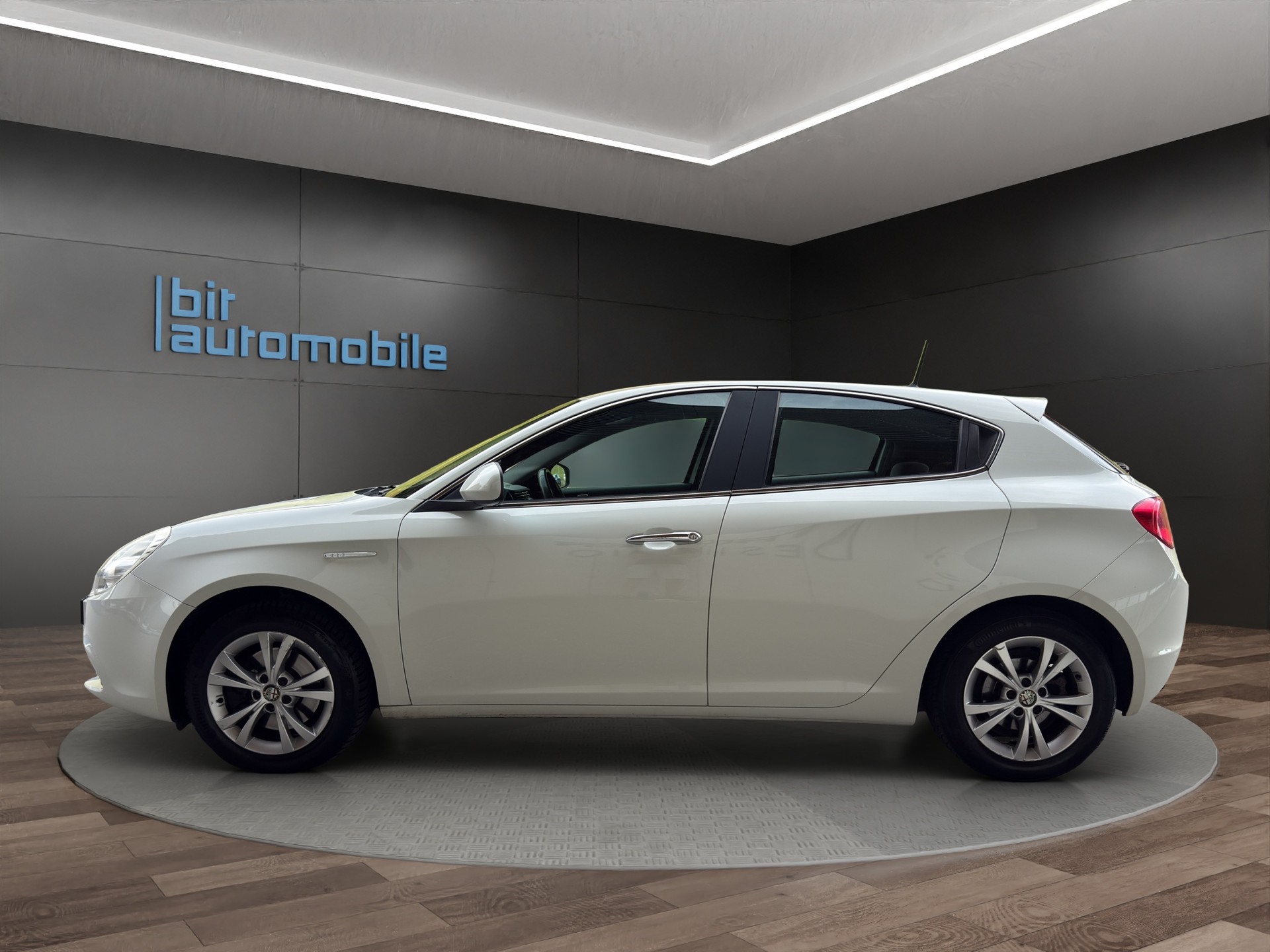 ALFA ROMEO Giulietta 1.4 MultiAir Exclusive-image-2